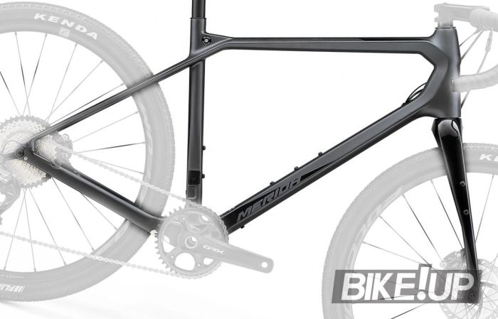 Фреймсет  MERIDA SILEX+ LIMITED-KIT-FRM,L,MATT DK SIL(GLOSSY BK) 'W/RIGID FORK & SEAT POST