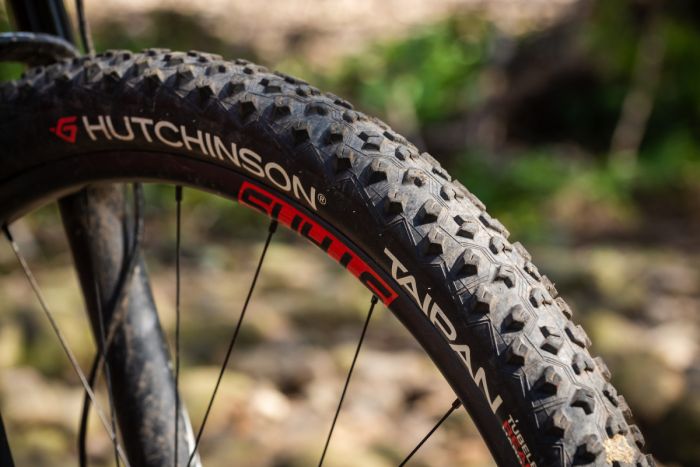 Покришка Hutchinson TAIPAN 27,5X2,10 TS TL RR xc